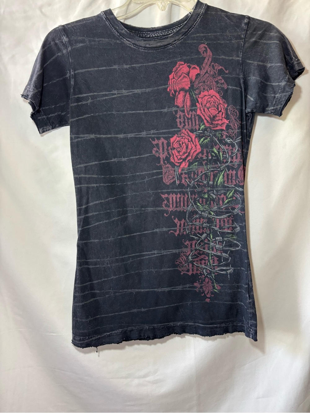 VTG Sinful by Affliction Barbed Wire Roses Graphic Tee Charcoal Black, Small